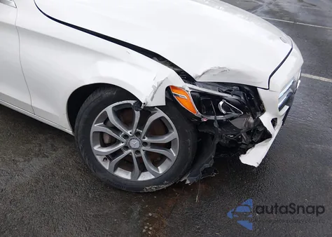 2016 Mercedes-Benz C 300 4Matic из США, поврежденный, VIN 55SWF4KB6GU098413